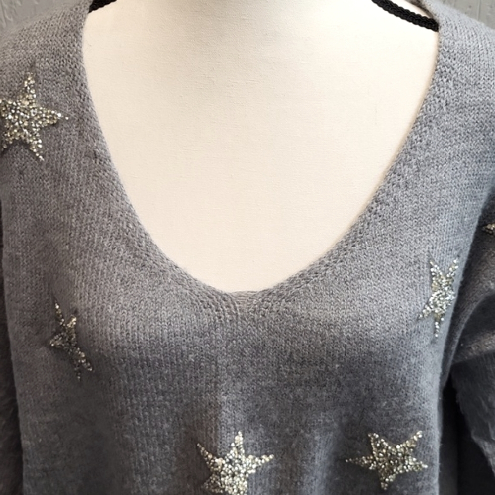 Coin 1804 Gray V Neck Sweater with Silver Beaded Star Accents